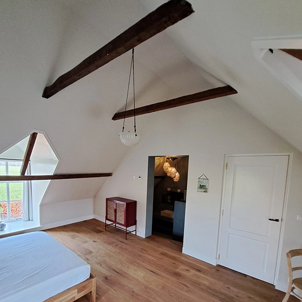 Verzorgde binnenafwerking van een woning in Breukelen